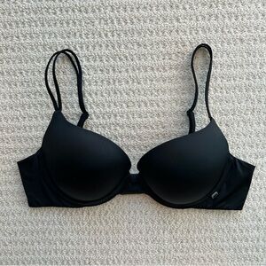 Victoria’s Secret 38B Black Push Up Bra